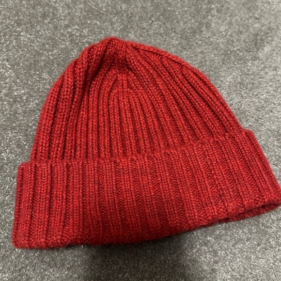 Uniqlo Heattech Beanie - Picture 2 of 3